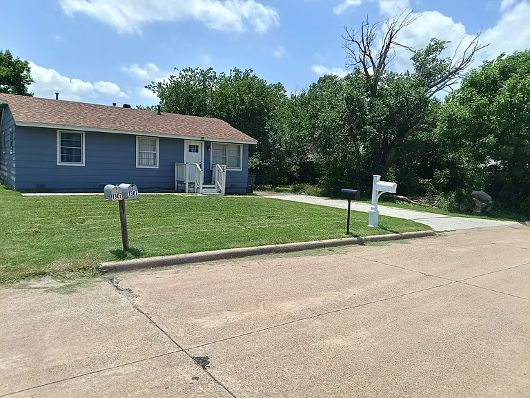 1306 SW Oklahoma Ave — Photo 1