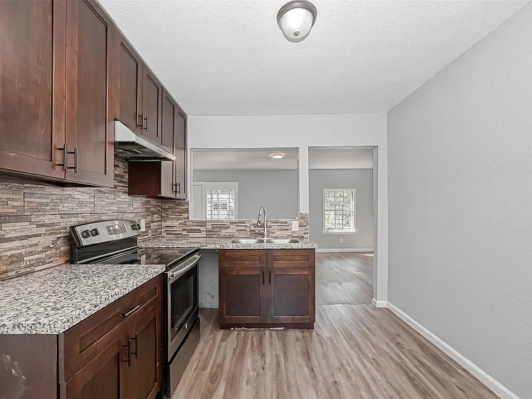 4118 Sunflower St — Photo 10
