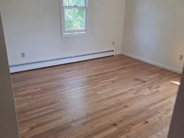 76 Union St #76, Guilford, CT 06437