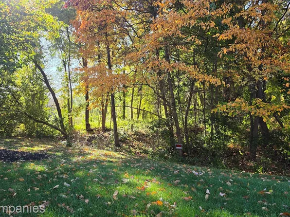 7287 N Mistwood Dr, White Lake, MI 48383