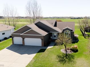447 Clearview Ct, Moorhead, MN 56560