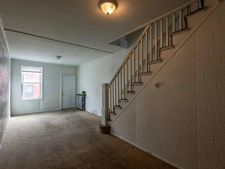 18 N Port St — Photo 3