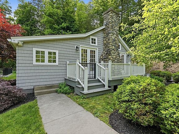 5th image of 32 Eunice Williams Dr