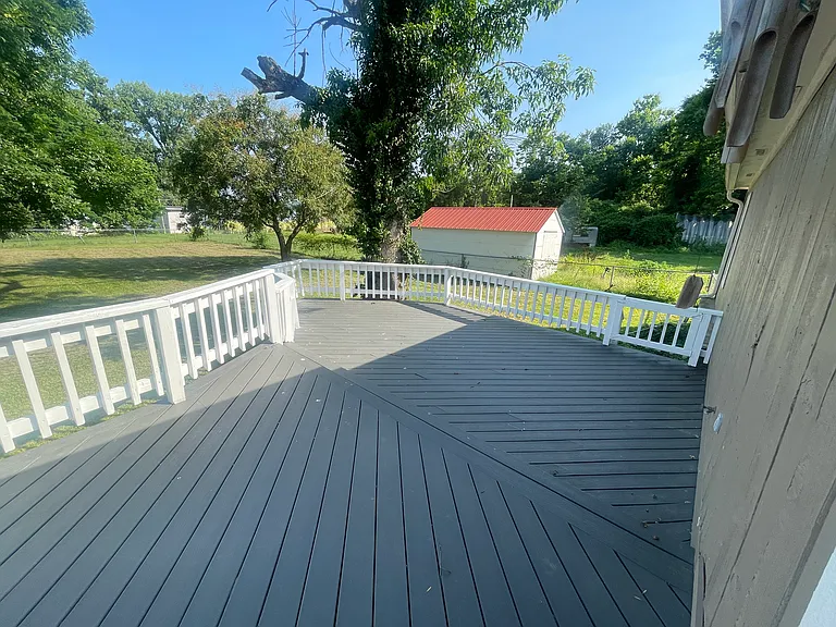 5211 River Rd — Photo 37