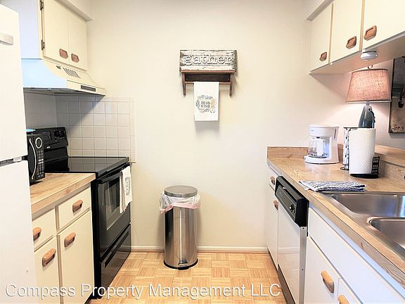 5th image of 211 Airport Ave W #10634591