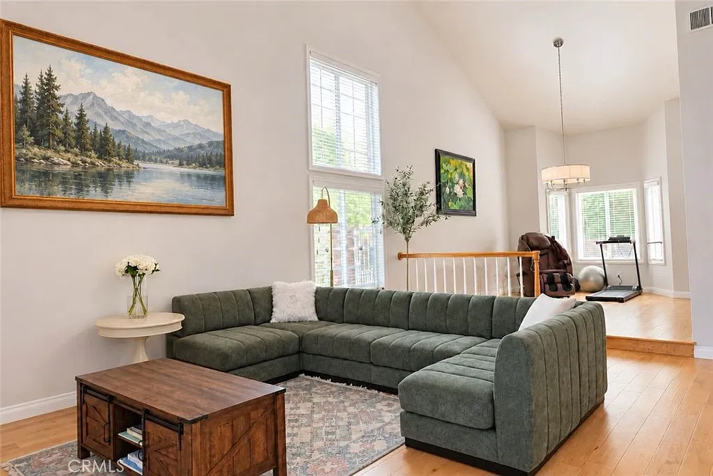 5 bed, 2984 sqft, $6,800 — Photo 4