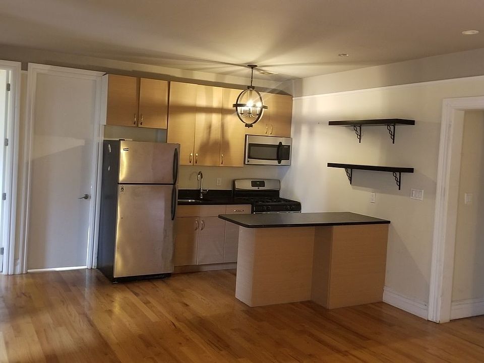1st image of 1140 Bergen St #10