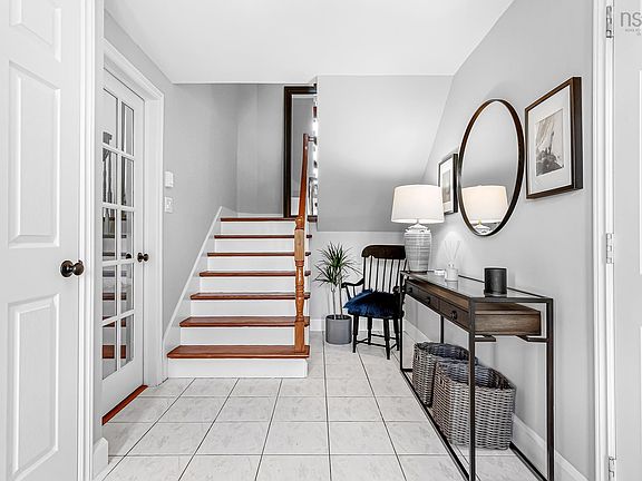 4th image of 20 Dickson Ave