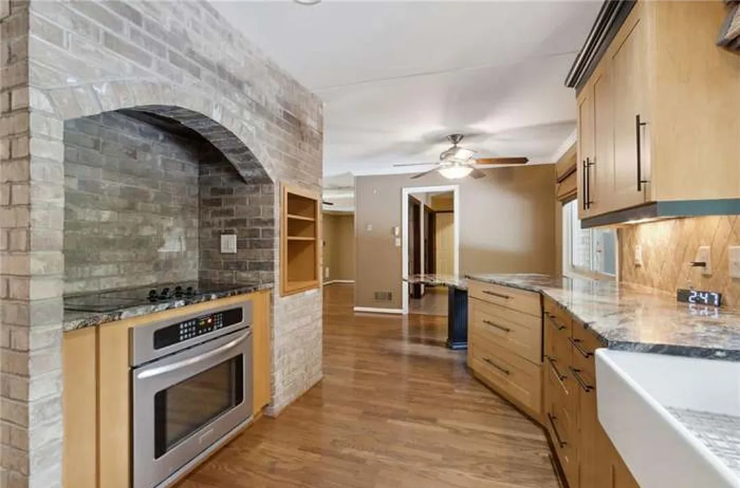 4 bed, 2713 sqft, $3,800 — Photo 3