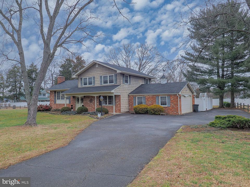 1st image of 703 Capri Estates Ct