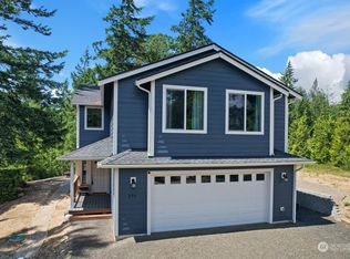 290 E Robbins Rd, Grapeview, WA 98546