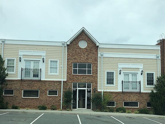 3rd image of 108 Northwynd Cir
