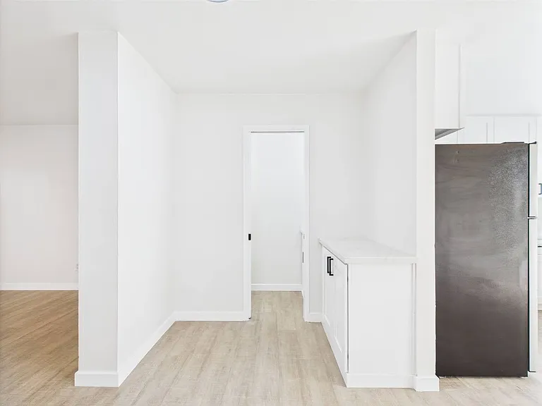 4912 Muir Ave Coastal Living near Beach — Photo 8