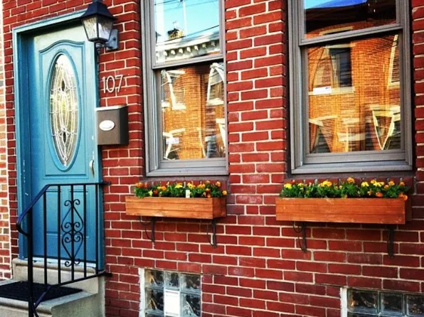 107 Morris St, Philadelphia, PA 19148