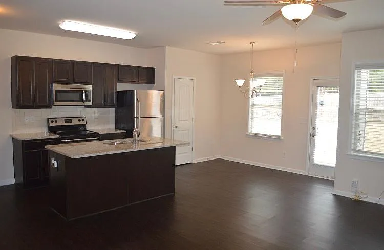 3285 Garden Glade Ln — Photo 6