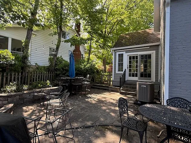 4 bed, 2350 sqft, $5,000 — Photo 1