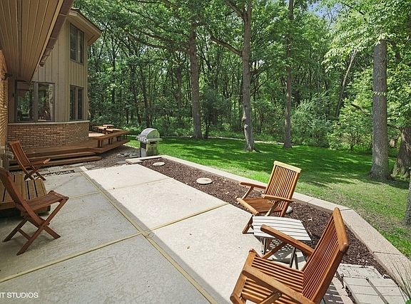 4th image of 9 Old Tamarack Ln