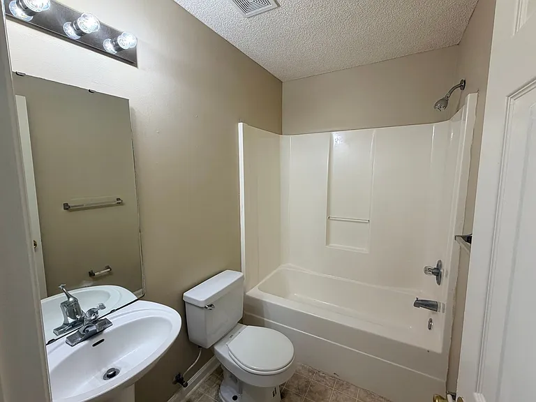 3008 Ginny Dr — Photo 10
