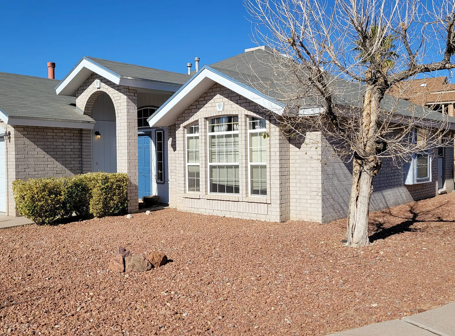 3 bed, 1312 sqft, $1,900 — Photo 2