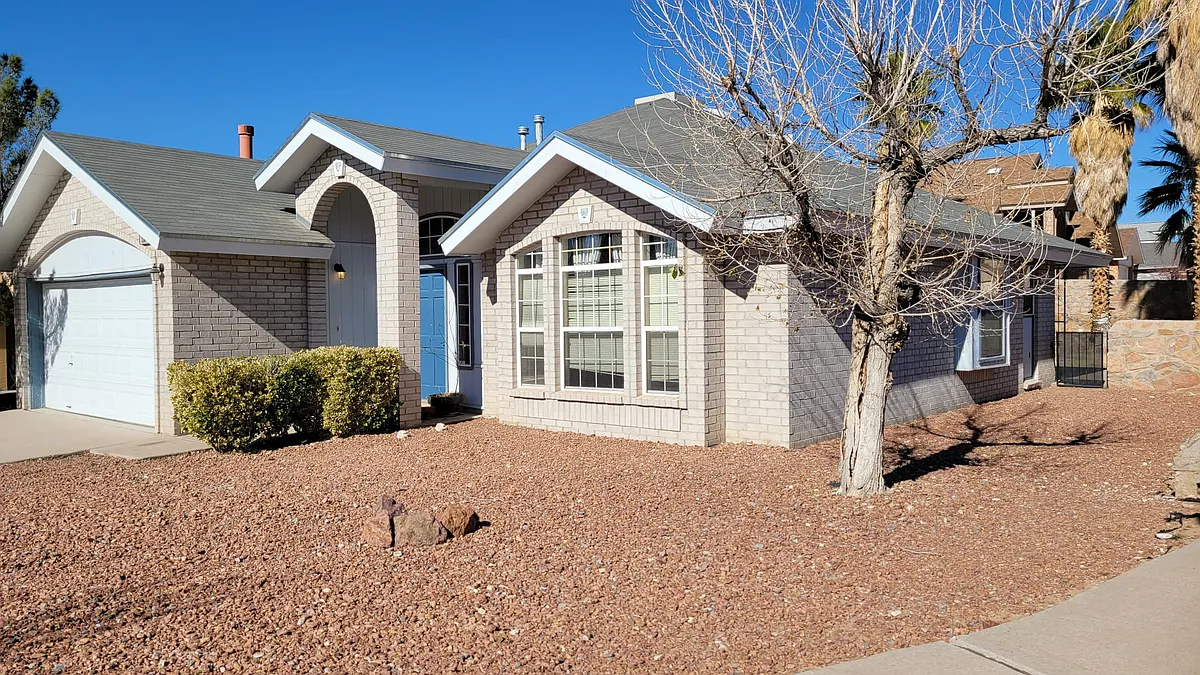 Building Photo - 1501 Desierto Rico Ave