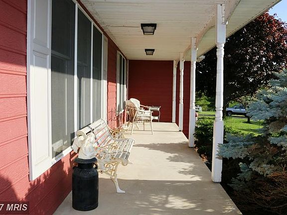 4th image of 348 Twin Lakes Cir