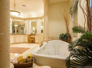 2947 Lake Ridge Ln, Weston, FL 33332