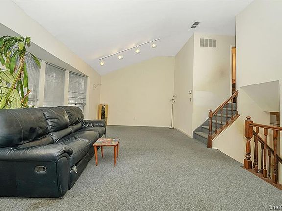 3rd image of 37 Santa Barbara Drive