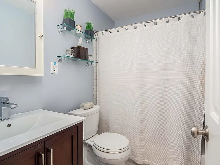 711 Willow Ave #1H — Photo 13
