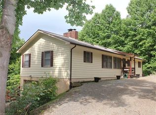 554 Quail Cove Rd, Clyde, NC 28721