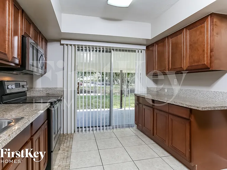 2230 NW 42nd Ave — Photo 8