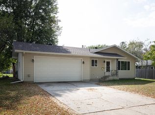 1923 22nd Ave S, Moorhead, MN 56560