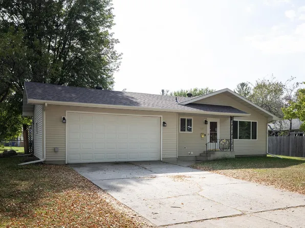 1923 22nd Ave S, Moorhead, MN 56560