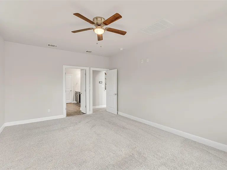 5300 Cipriano Dr — Photo 17