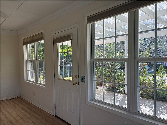 5th image of 209 Etowah Ave
