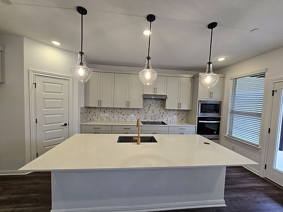 4th image of 2725 Woodall Dr Unit 1104