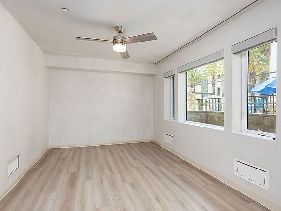 5th image of 326 Doheny Way