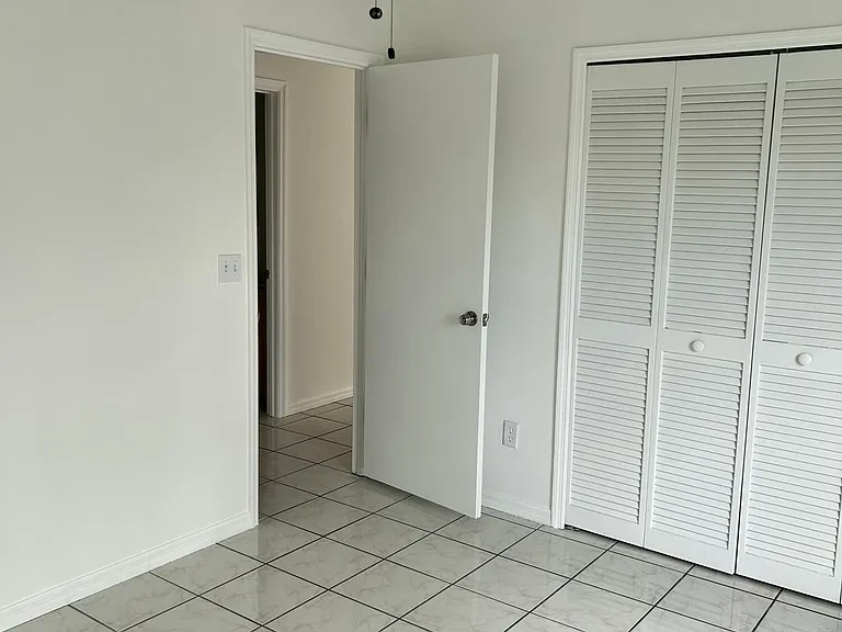 367 SW Donna Ter — Photo 11
