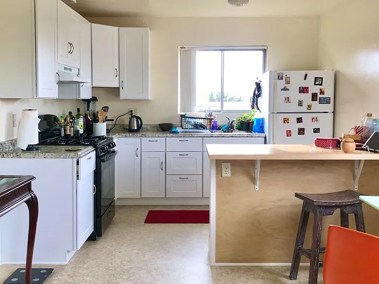 Clairemont Dr — Photo 1
