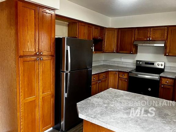 4th image of 2360 Rolling Hills Dr