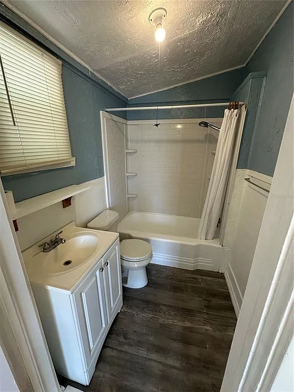 1 bed, 1.0 bath, 302 sqft, $1,400 — Photo 4