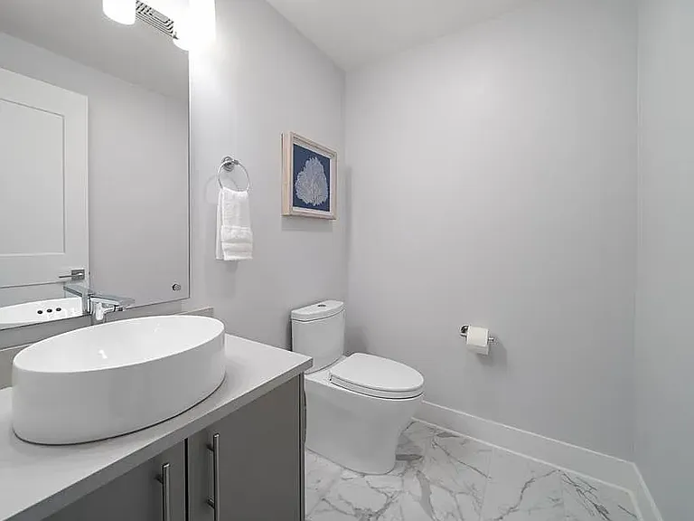 15 Avalon St #704 — Photo 39