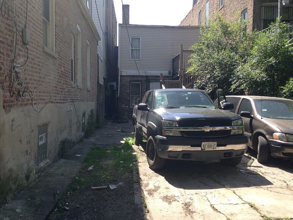 2nd image of 747 S California Ave APT 2