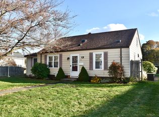 11 Lawton St, Fairhaven, MA 02719