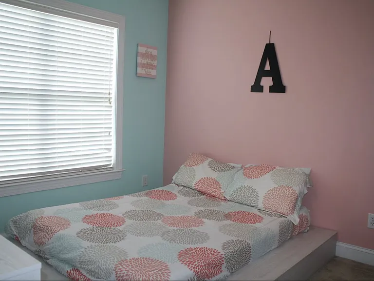 77 Solomon Cir — Photo 10