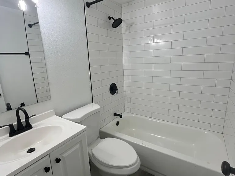 3523 S Cherokee St — Photo 26
