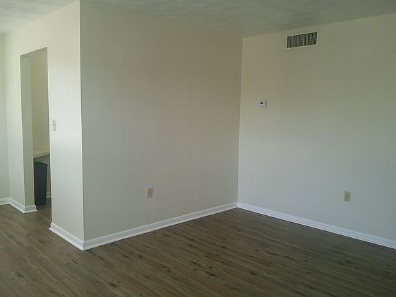 5th image of 411 Madison Ave