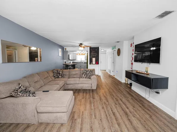 404 Country Ln NE #404, Winter Haven, FL 33881