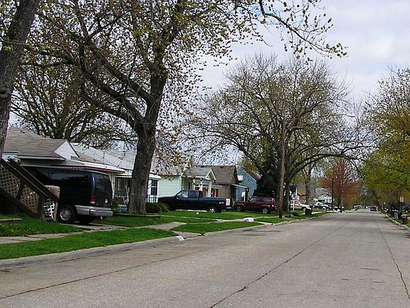 3rd image of 4237 Hazel Ave