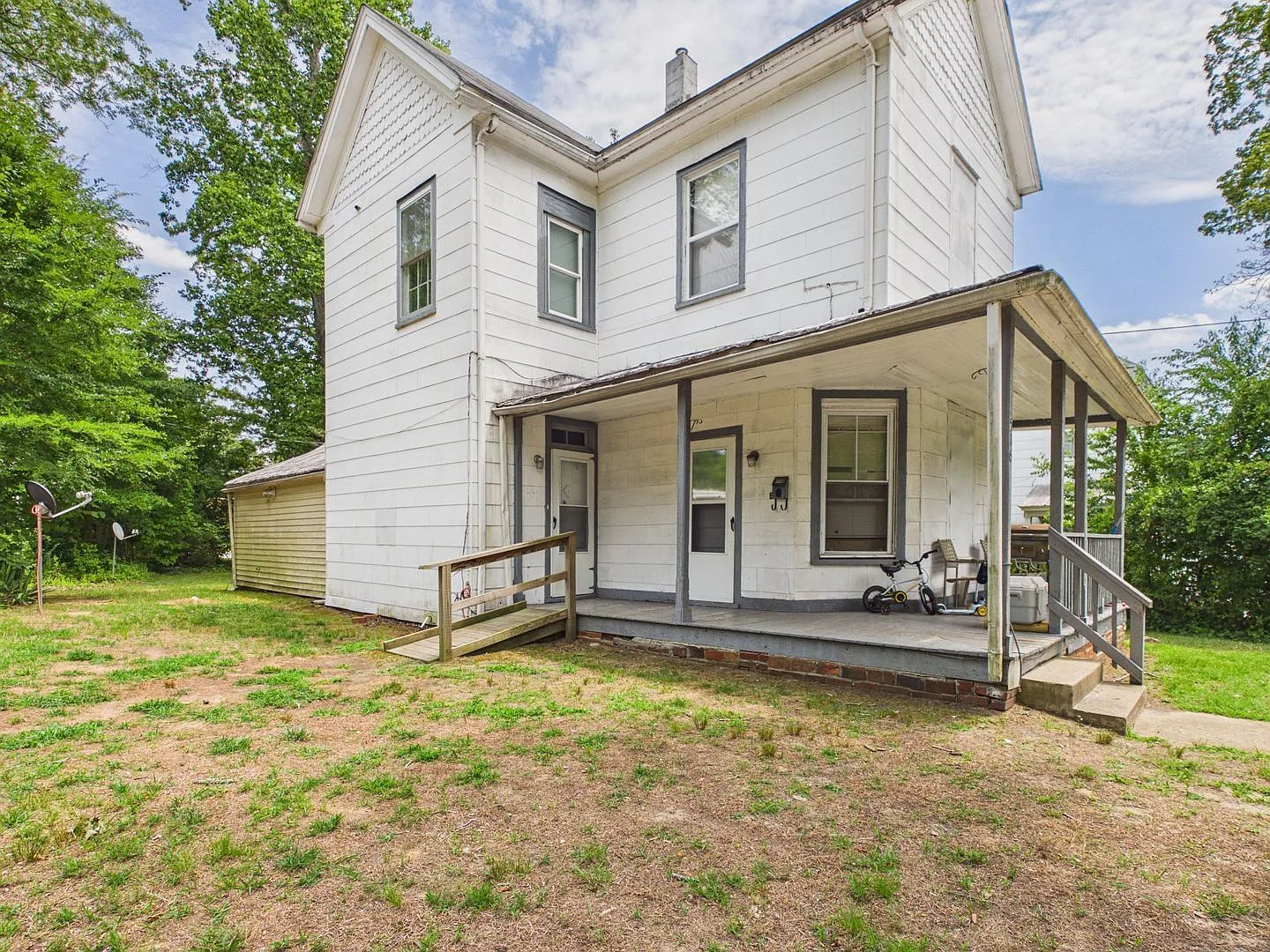 1 bed, 1.0 bath, $650 — Photo 2