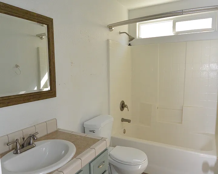 1724 S Grand St — Photo 10